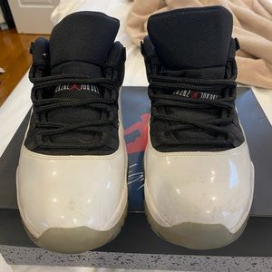 Jordan 11 Retro Low Reverse Concord